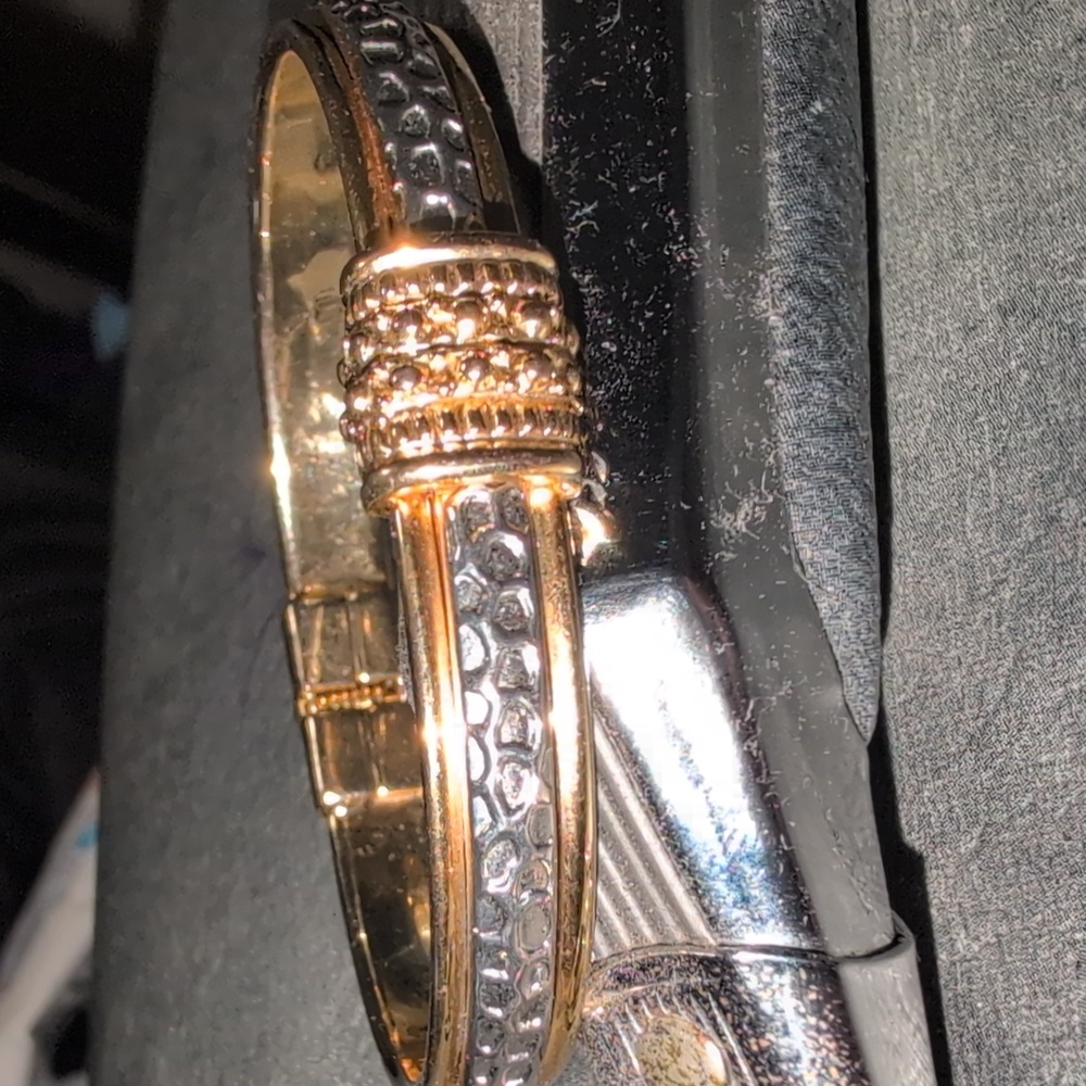 gold Bangles - Picture 3 of 4